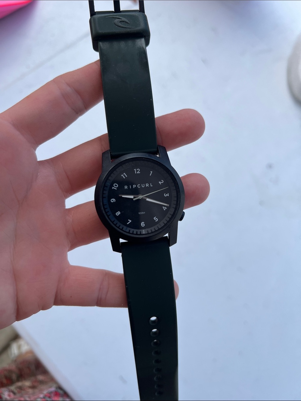 Rip Curl Green Men's Silicone Strap Watch with Matte Black Dial needs batteries